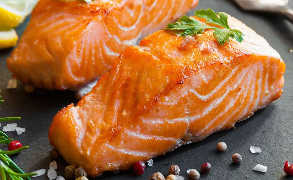 How to Reheat Cooked Salmon: Tips for Retaining Moisture and Flavor