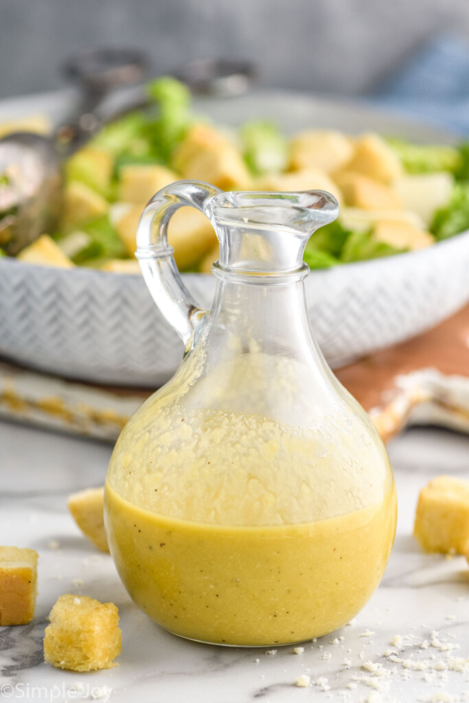 Does Caesar Dressing Have Dairy: Navigating the Dairy Dilemma in Caesar Dressing